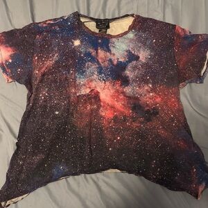 Hot Topic Galaxy Print Cropped T-Shirt